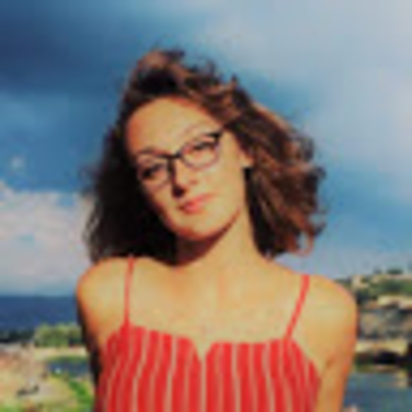 Meet your Posher, Abigail - Picture 1 of 1